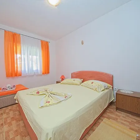 One Bedroom Lada * Postira