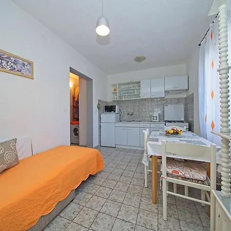 One Bedroom Lada * Postira