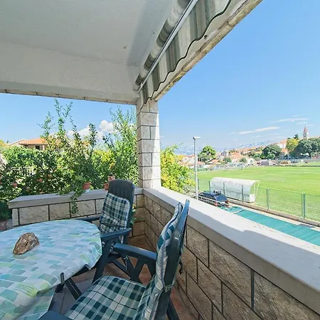 One Bedroom Lada Apartment *